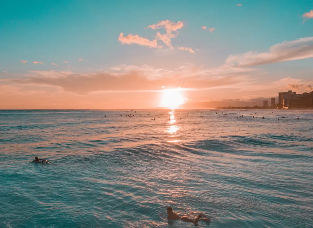Meer bei Sonnenuntergang